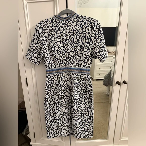 J. McLaughlin Blue and White Patterned Dress - Picture 2 of 3